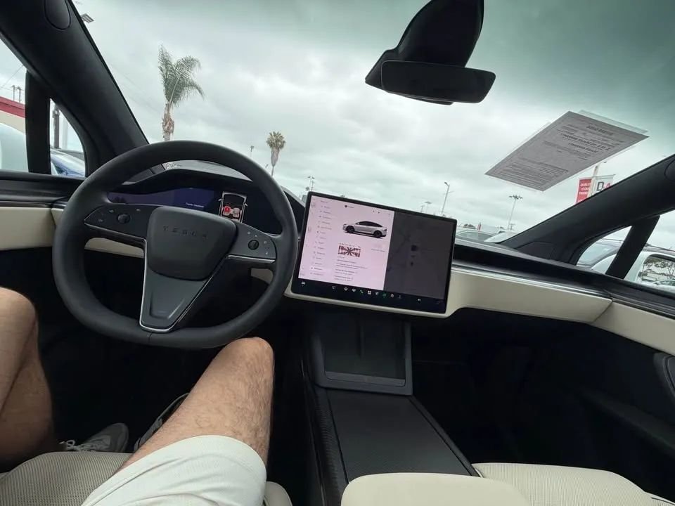 Suv in Costa Mesa, CA, United States 5 - 18304855