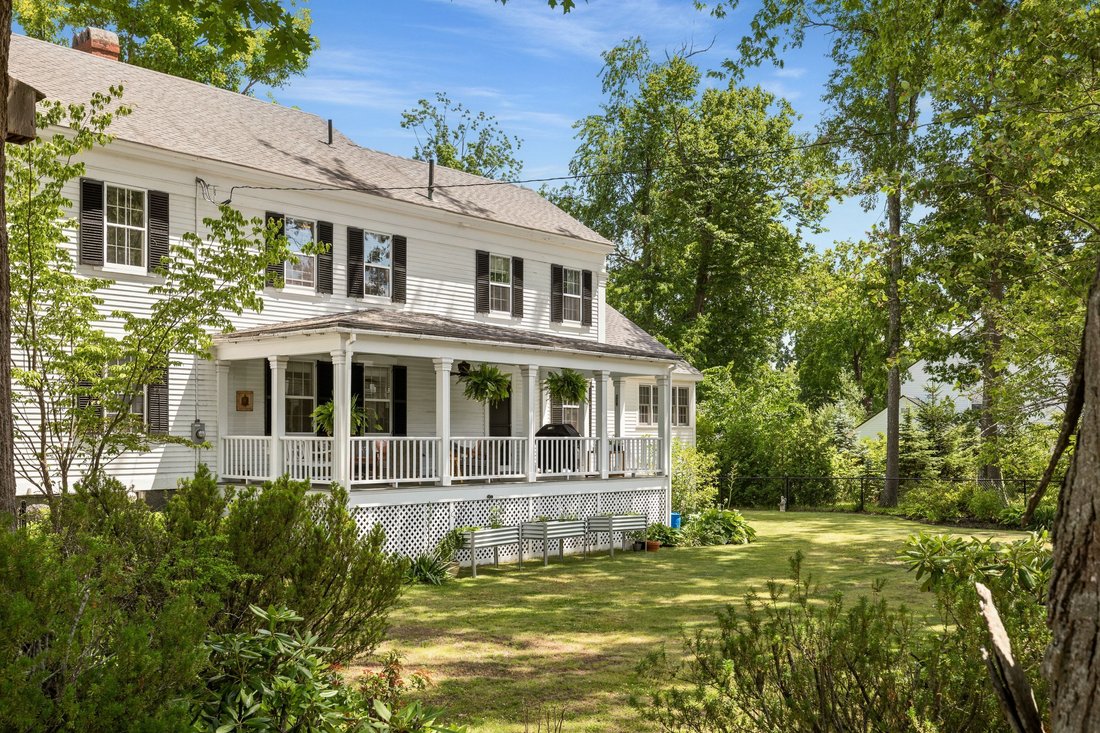 Kensington, New Hampshire, United States 5 - 18305278