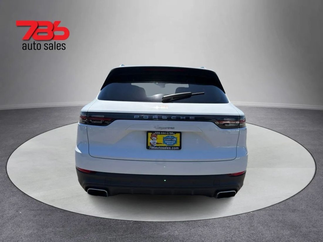 Suv in Fresno, CA, United States 4 - 18305042