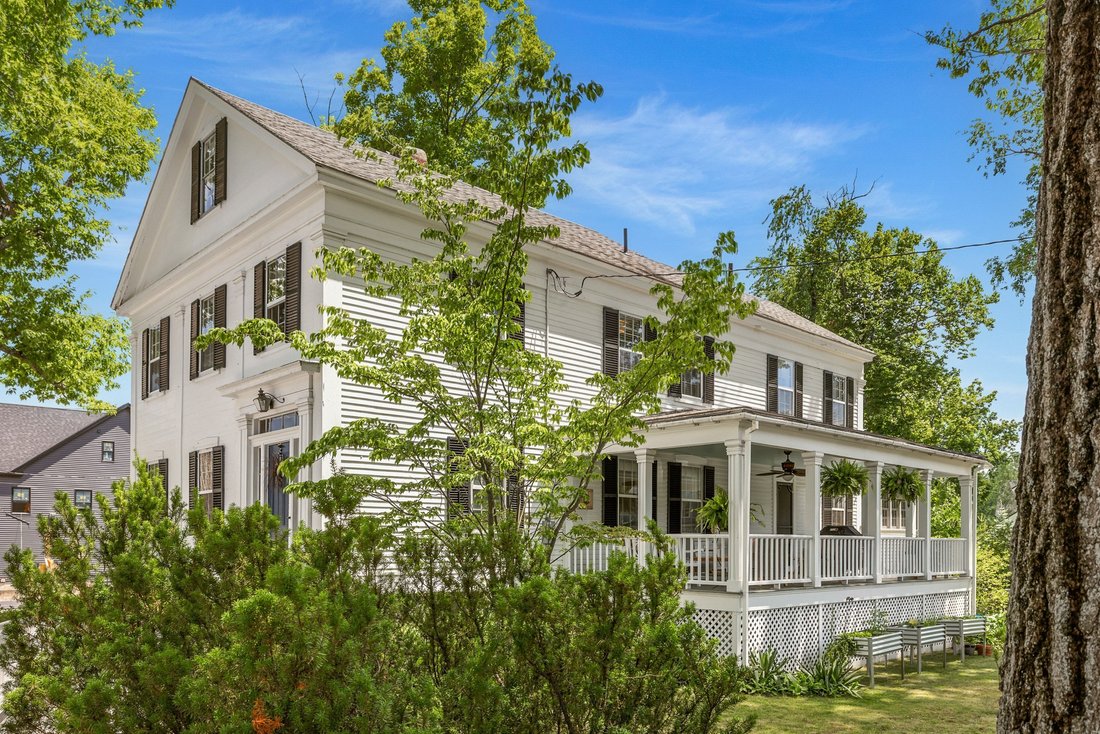 Kensington, New Hampshire, United States 4 - 18305278