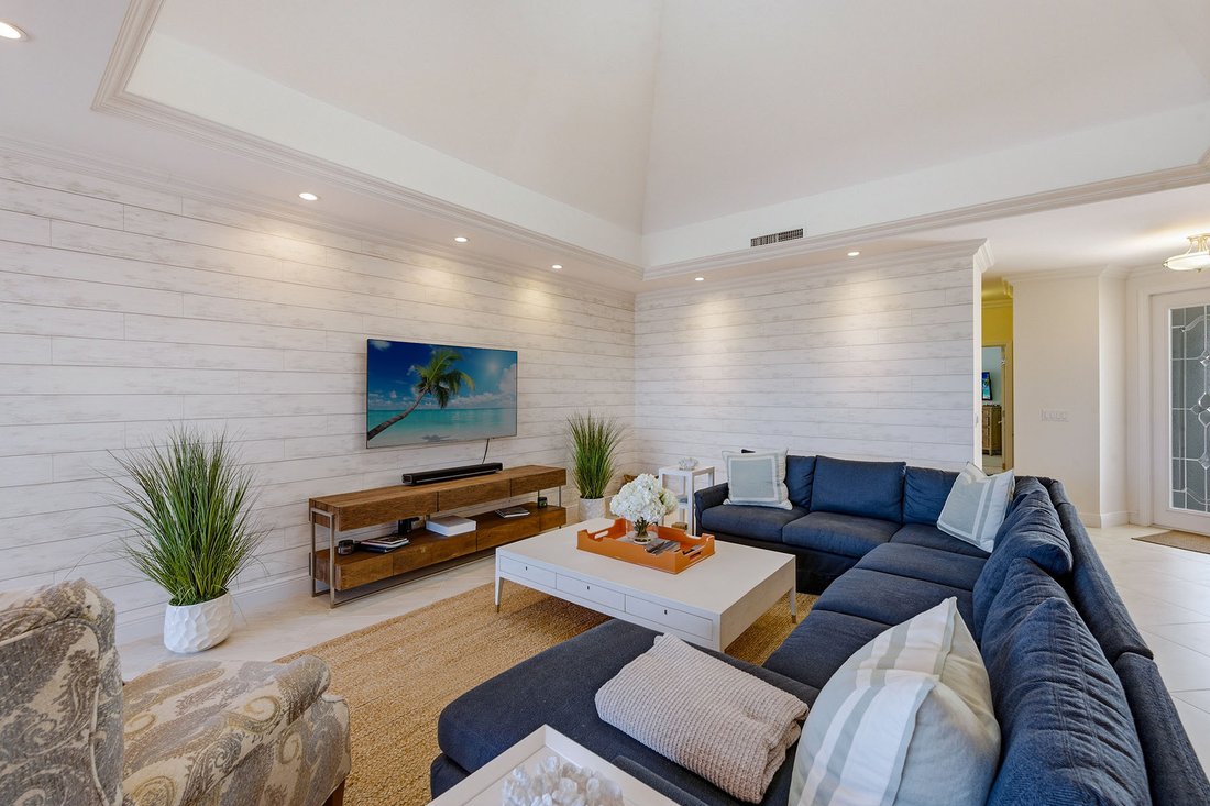 Condo in Marco Island, Florida, United States 5 - 18305386