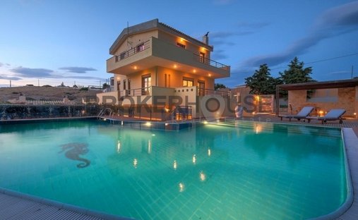 Villa in Ayios Konstantinos, Attica, Greece 1