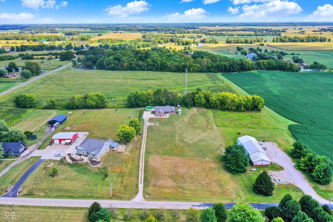 House in Greenwood, Indiana, United States 4 - 18305293