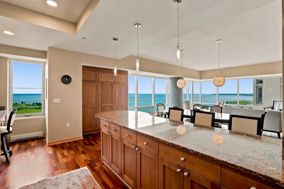 Condo in Milwaukee, Wisconsin, United States 5 - 18305273
