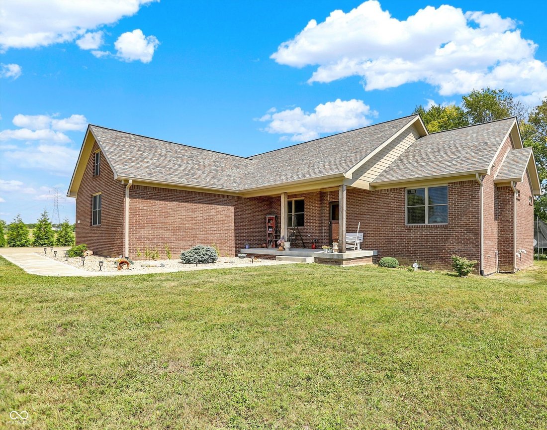 House in Greenwood, Indiana, United States 3 - 18305293