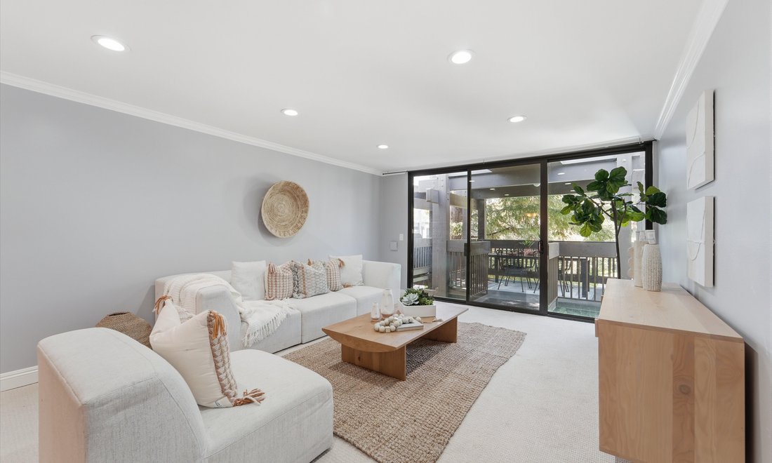 Condo in Los Angeles, California, United States 5 - 18305388