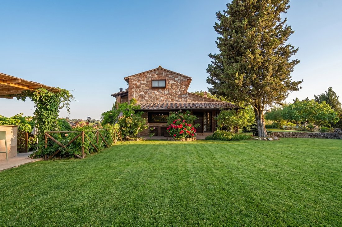 Country House in Montepulciano, Tuscany, Italy 4 - 17969885