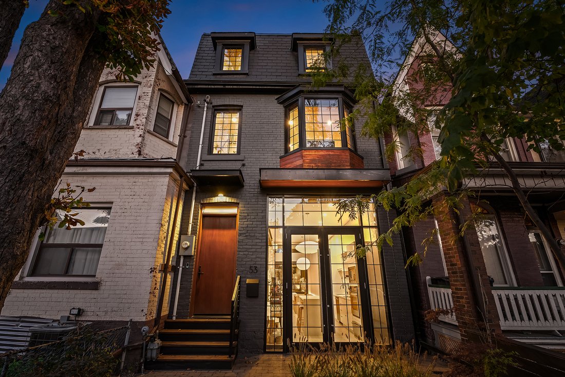 House in Toronto, Ontario, Canada 2 - 18307101