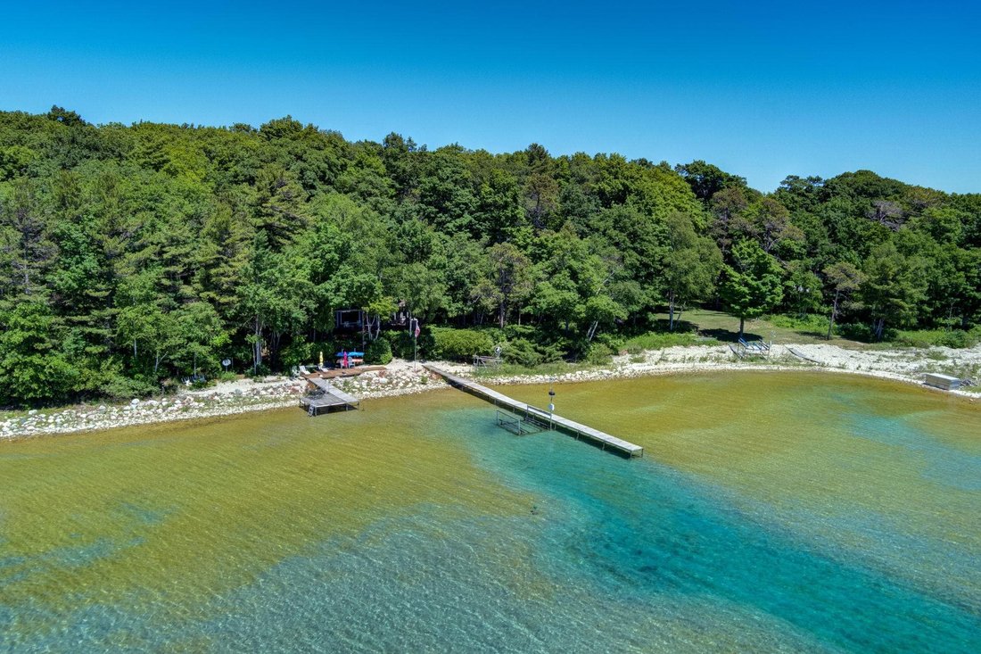 House in Suttons Bay, Michigan, United States 5 - 18307519