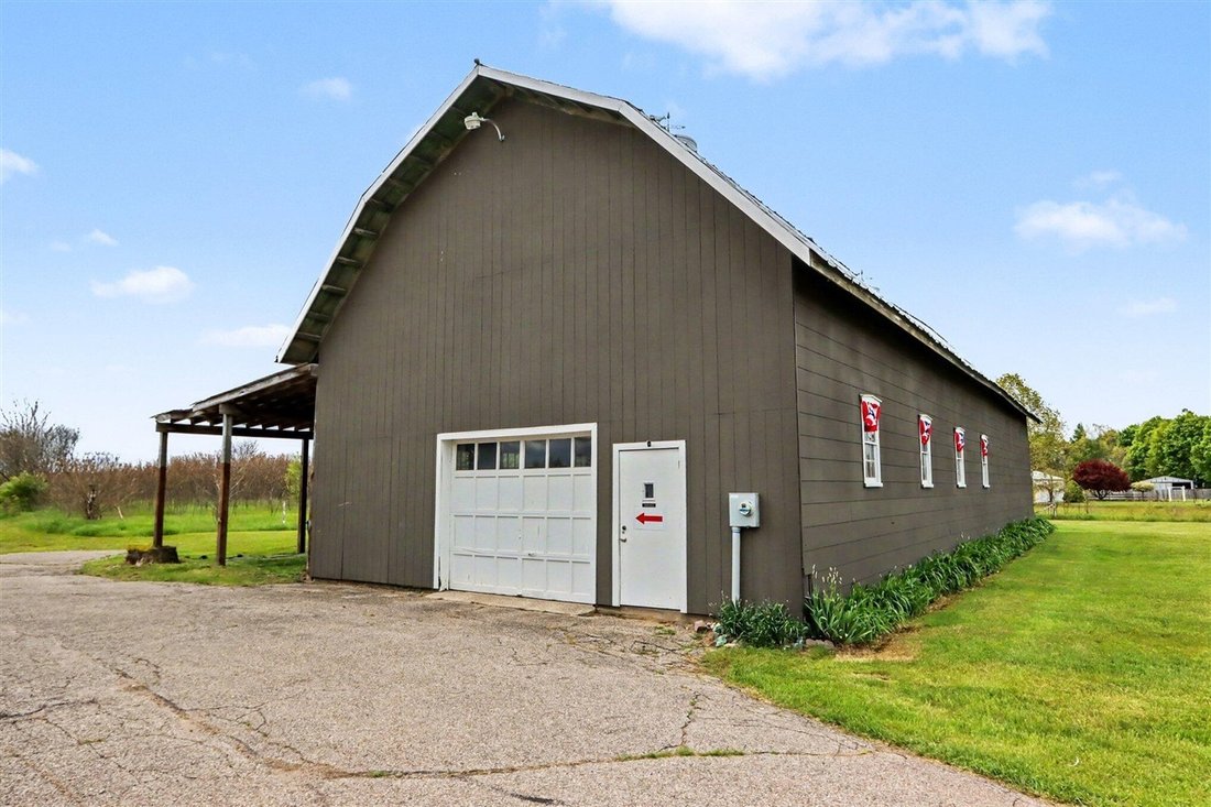 House in Paw Paw, Michigan, United States 5 - 18307073