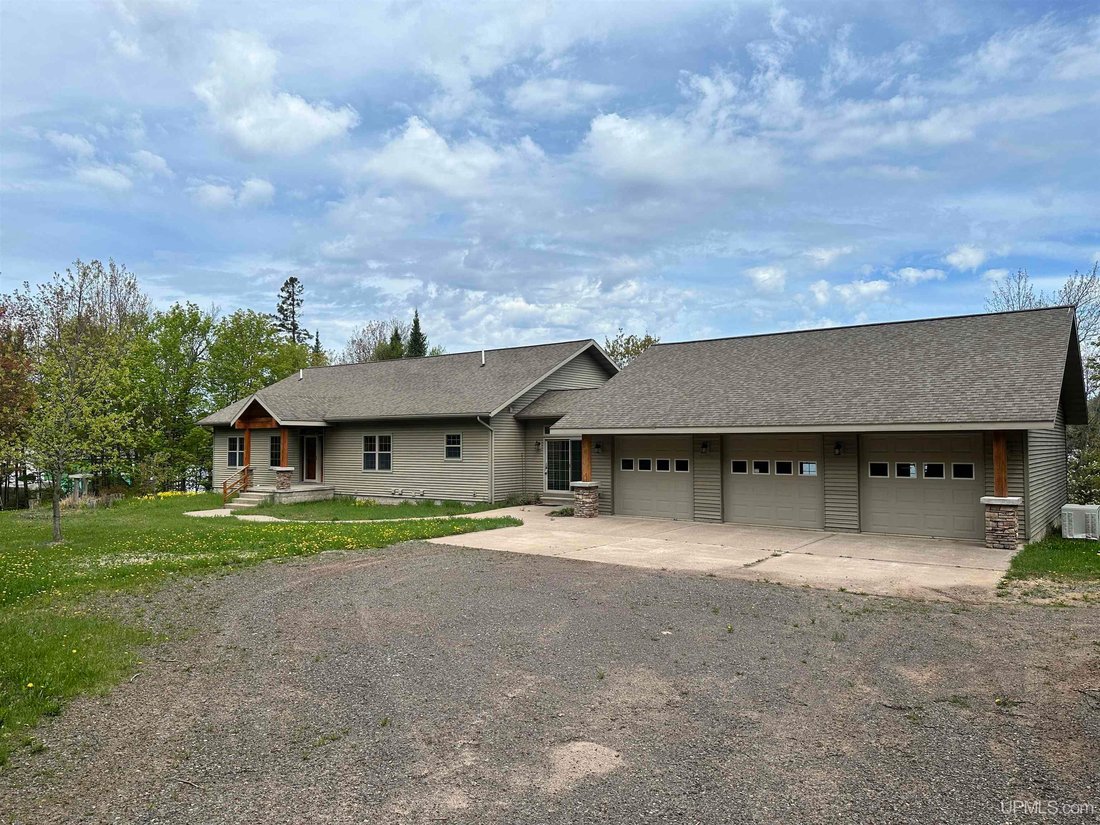 House in Ishpeming, Michigan, United States 2 - 18307191