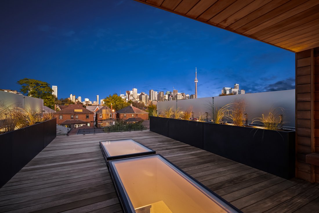 House in Toronto, Ontario, Canada 5 - 18307101