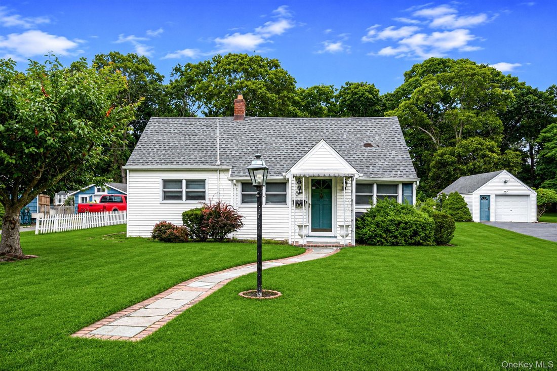House in East Patchogue, New York, United States 1 - 18306655