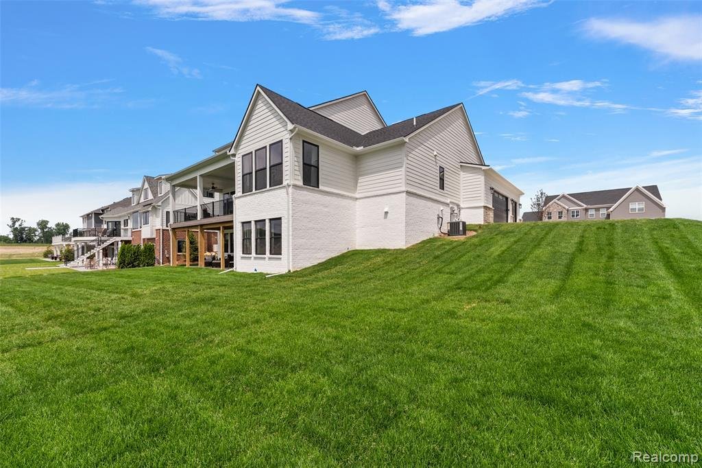 House in Wixom, Michigan, United States 4 - 18307583