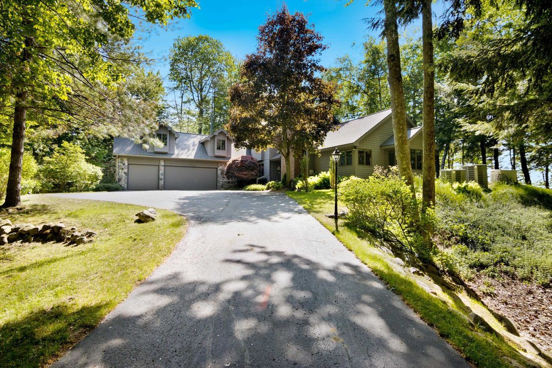 House in Elk Rapids, Michigan, United States 1 - 18310166