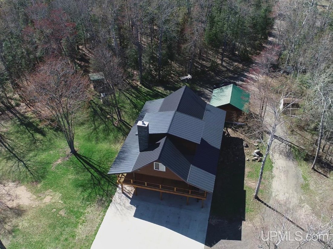 House in Ishpeming, Michigan, United States 5 - 18307375