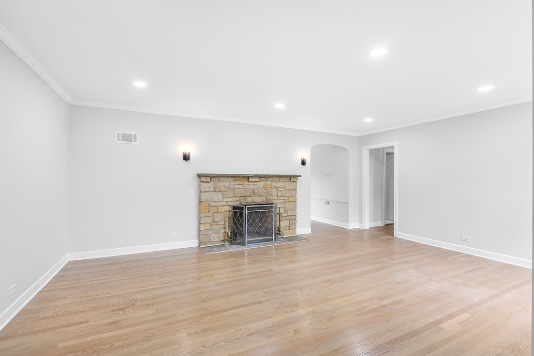 House in Des Plaines, Illinois, United States 3 - 18306640