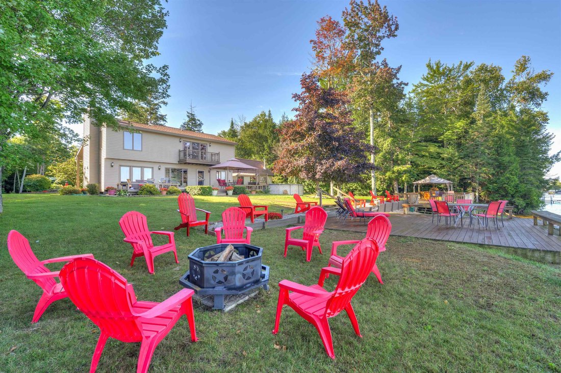 House in Manistique, Michigan, United States 4 - 18308291
