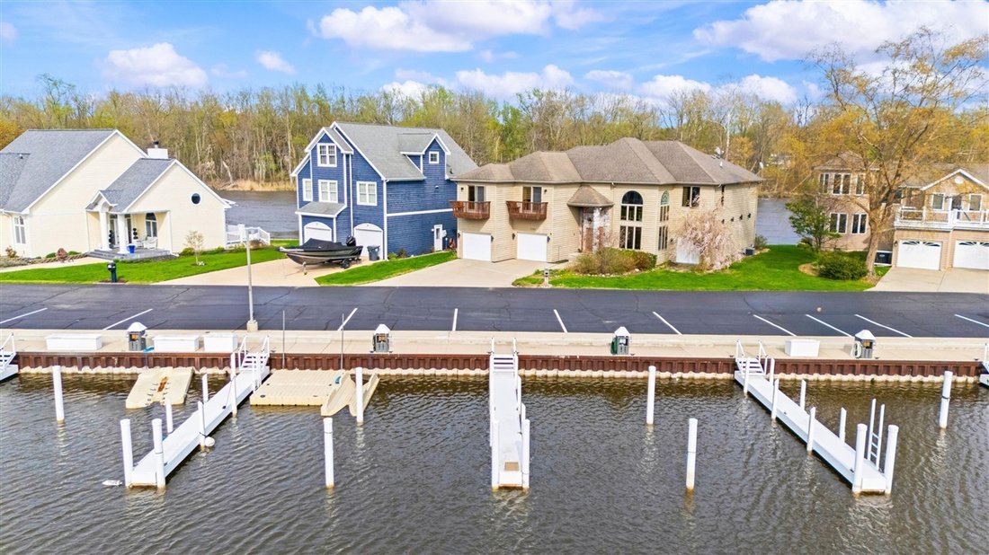 House in St. Joseph, Michigan, United States 3 - 18307441