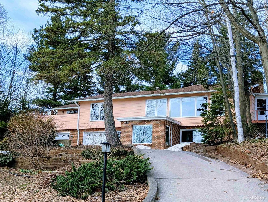 House in Marquette, Michigan, United States 3 - 18307678