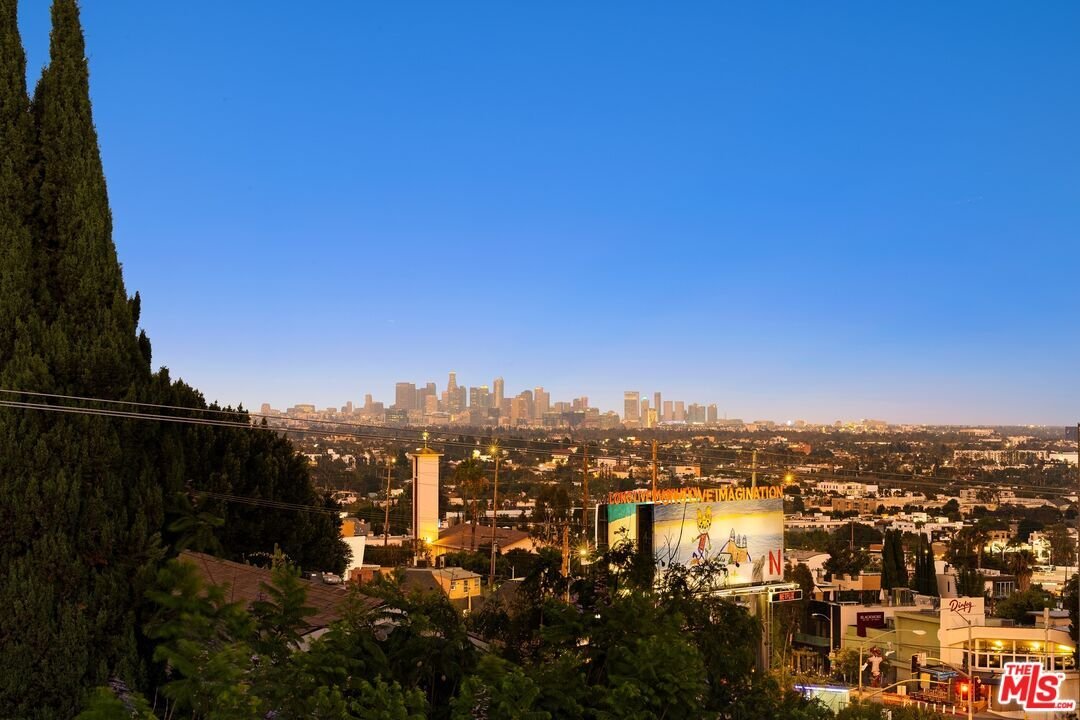 Condo in Los Angeles, California, United States 1 - 18306682
