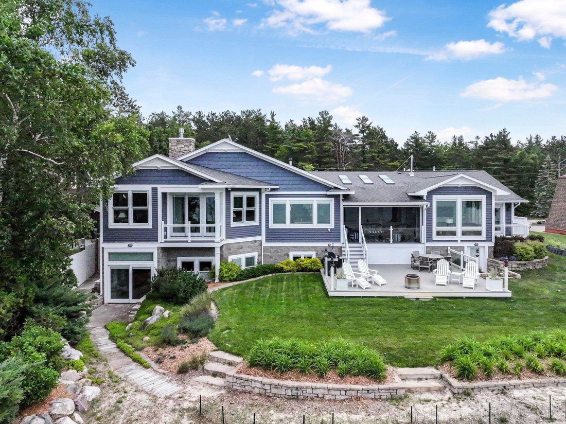 House in Mackinaw City, Michigan, United States 1 - 18309396