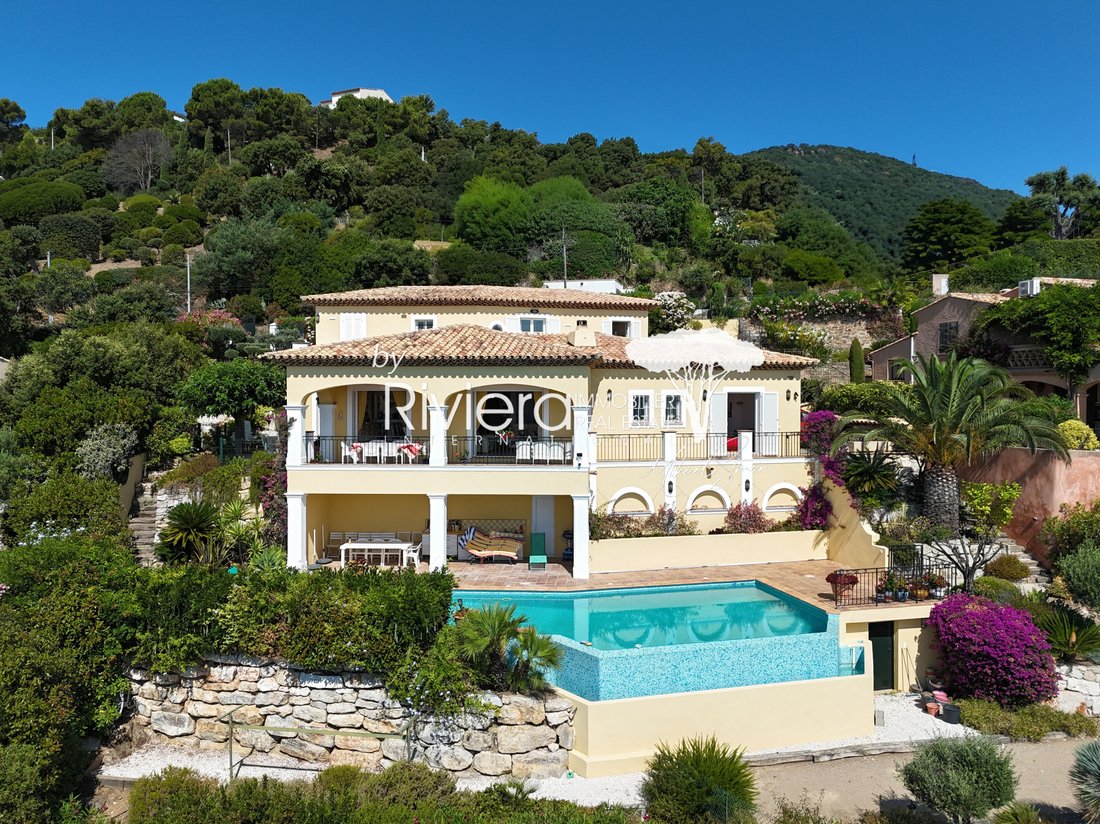 Villa in Nord, Cavalaire-sur-Mer, France 1 - 18306425