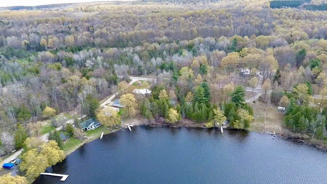 House in Central Lake, Michigan, United States 3 - 18309005