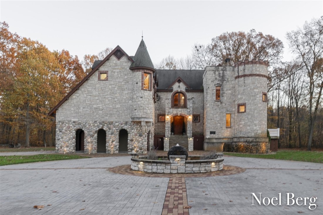 House in Allegan, Michigan, United States 2 - 18308396