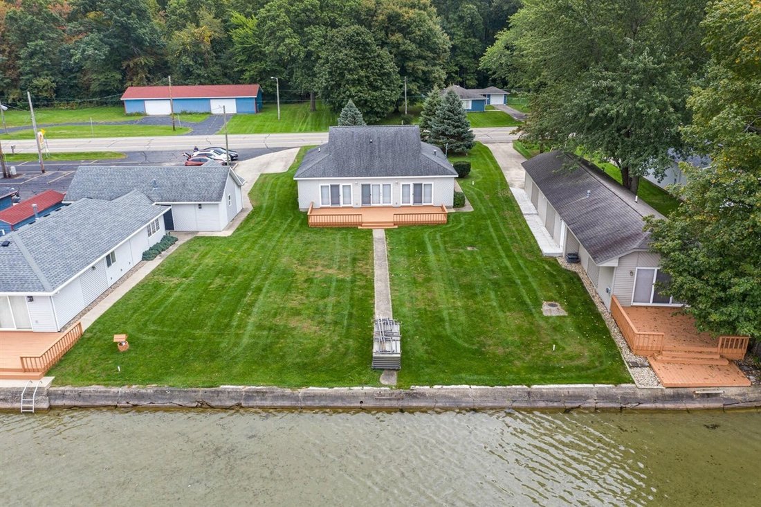 House in Three Rivers, Michigan, United States 1 - 18307233