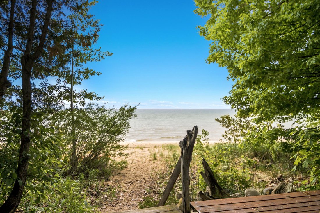 House in Elk Rapids, Michigan, United States 4 - 18309513