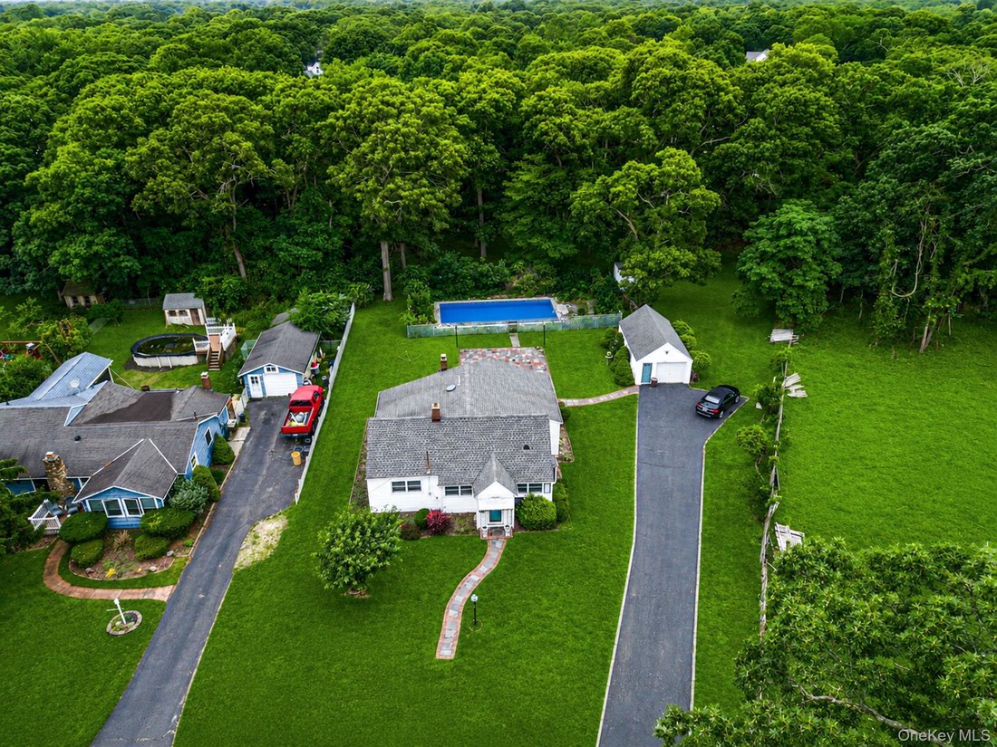 House in East Patchogue, New York, United States 2 - 18306655