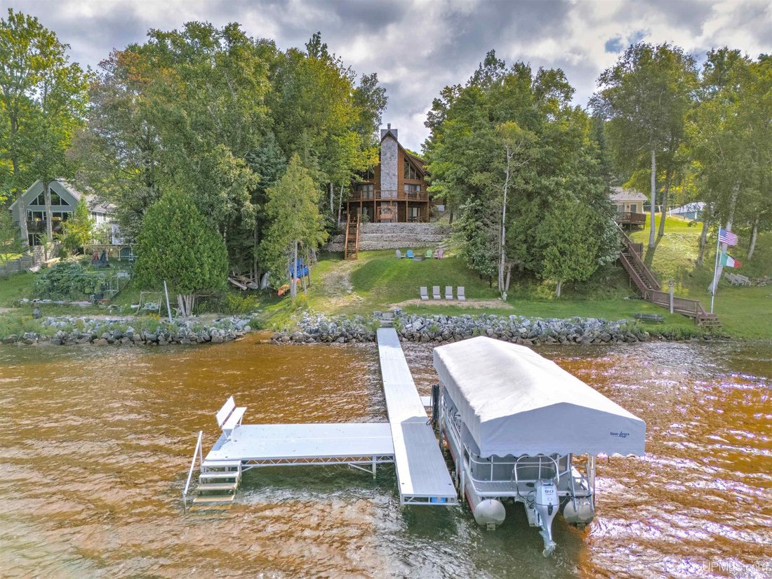 House in Manistique, Michigan, United States 2 - 18307266