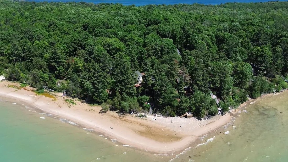 House in Elk Rapids, Michigan, United States 3 - 18309868