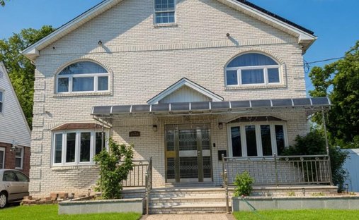House in Lake Success, New York, United States 1