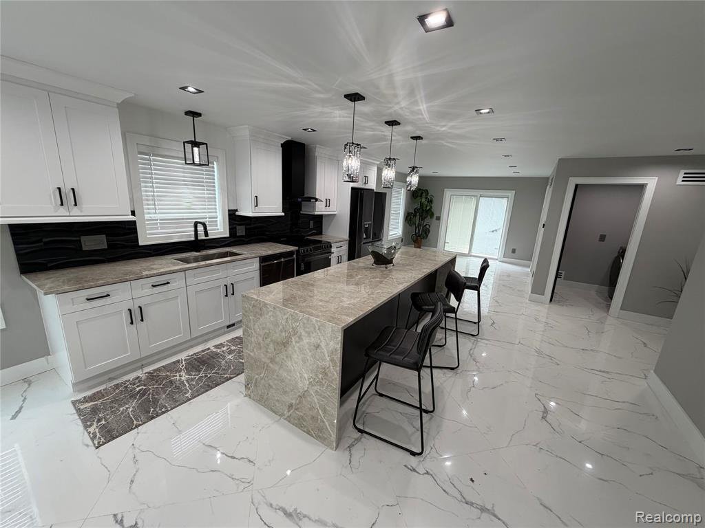House in Walled Lake, Michigan, United States 3 - 18307446