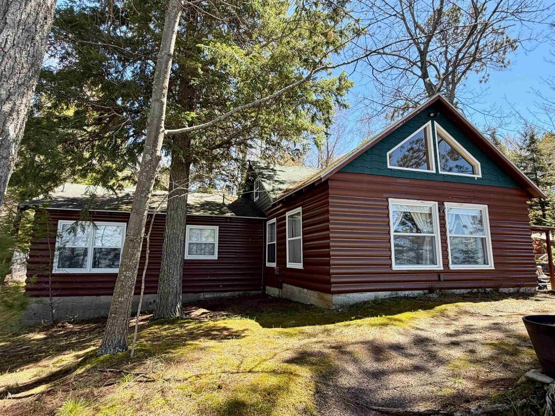 House in Elk Rapids, Michigan, United States 2 - 18310135