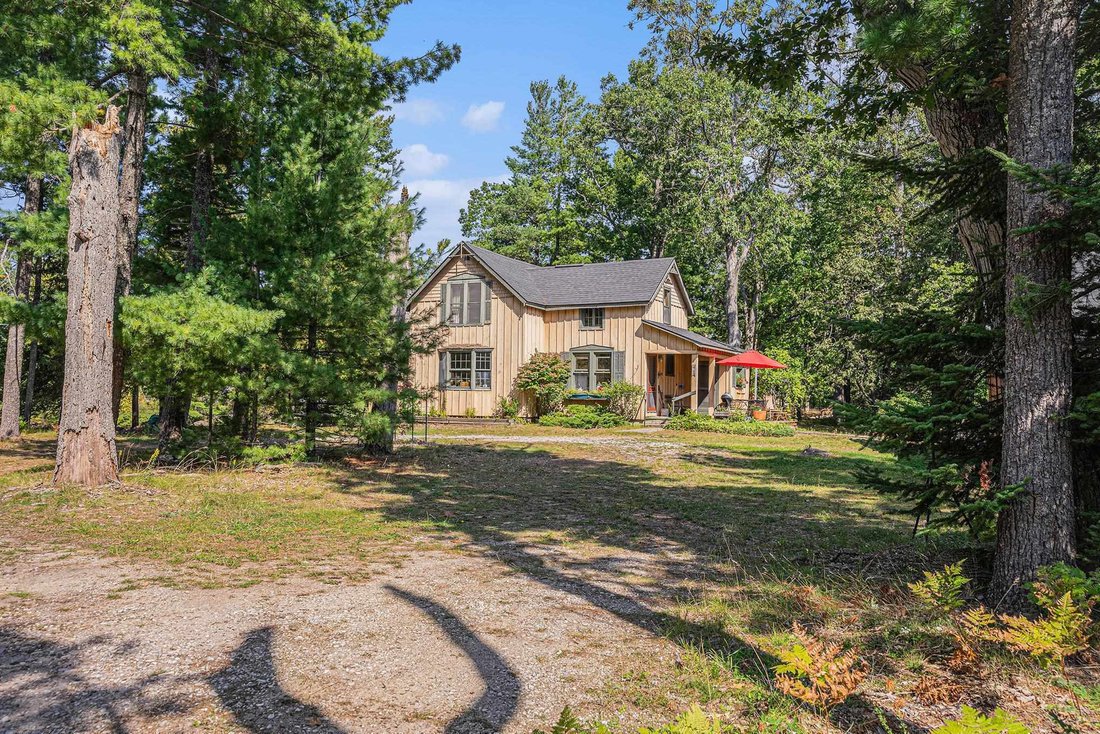 House in Glen Arbor, Michigan, United States 3 - 18308049