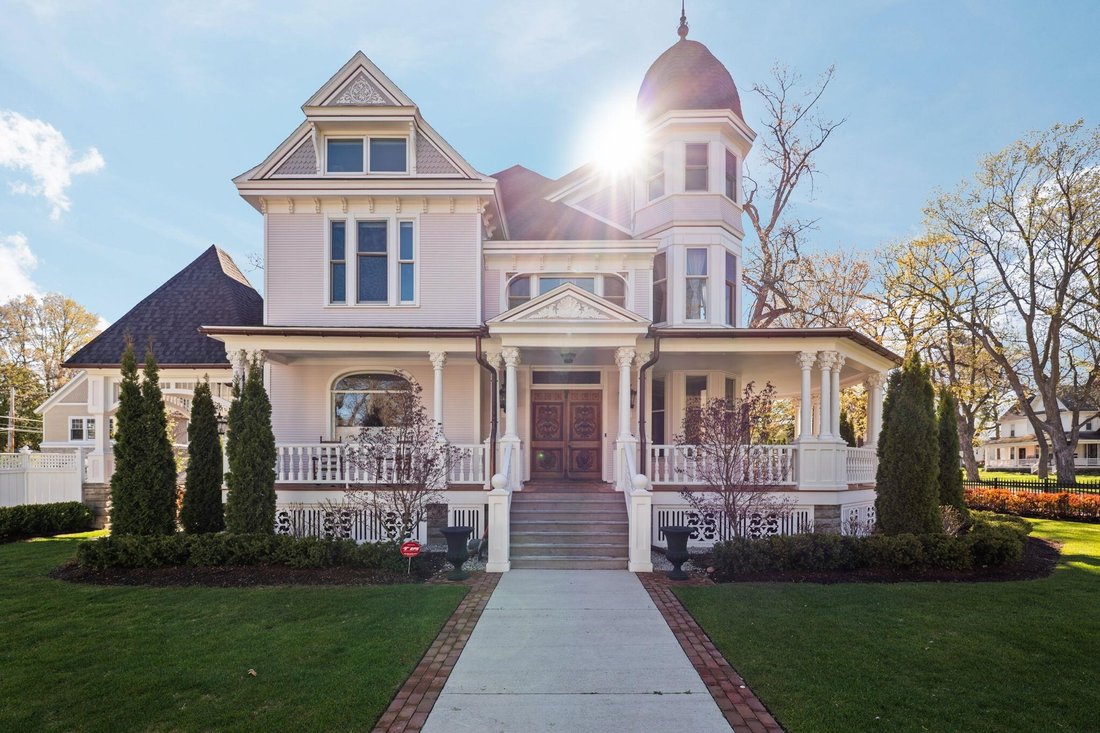 House in Traverse City, Michigan, United States 1 - 18309442