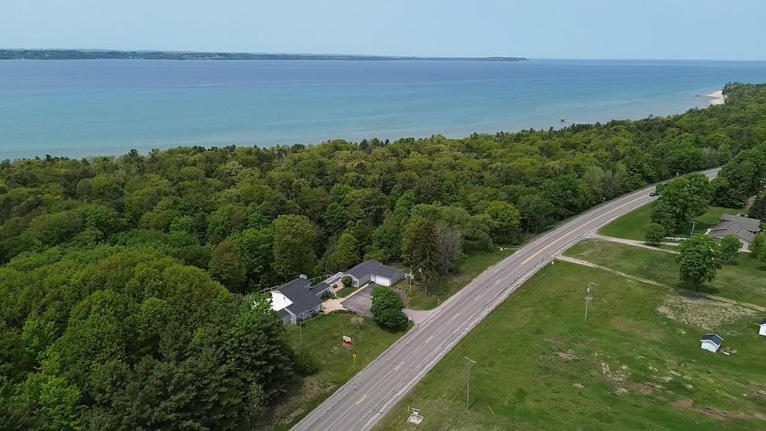 Williamsburg, Michigan, United States 4 - 18307207