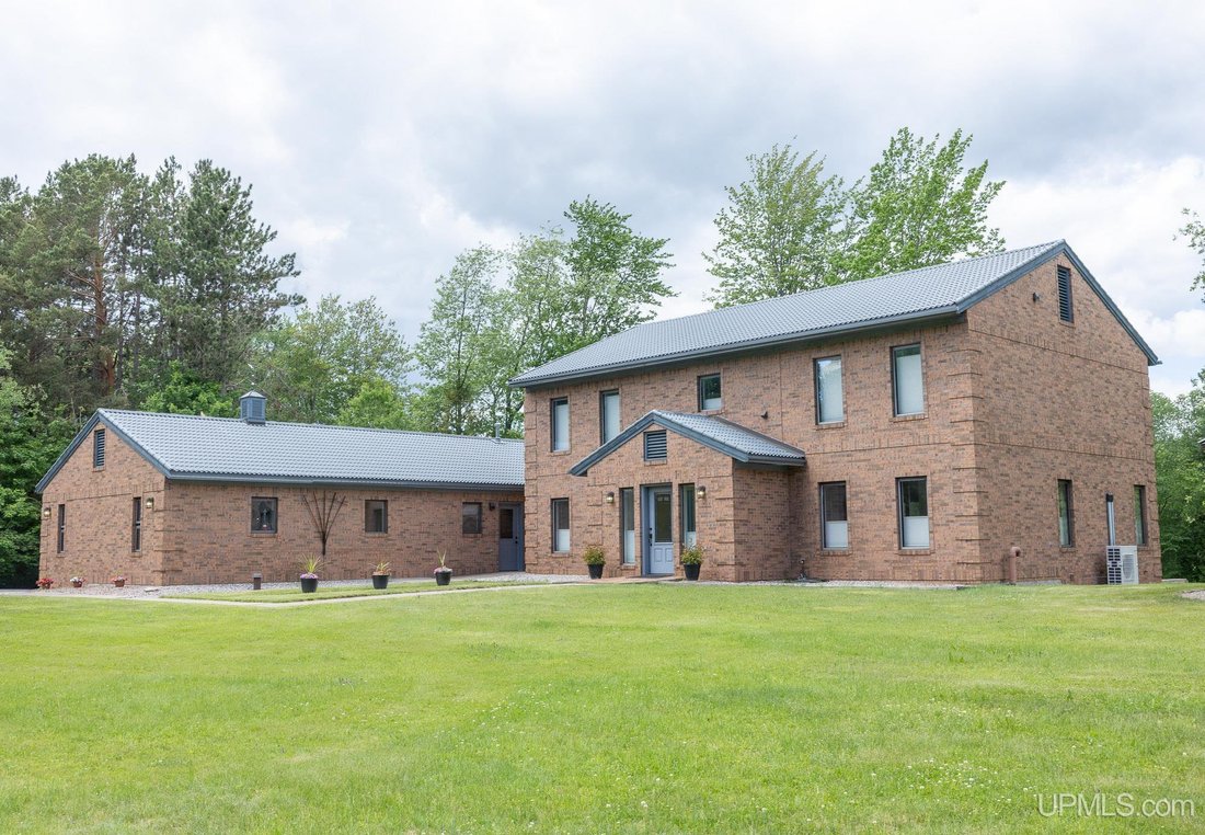 House in Marquette, Michigan, United States 3 - 18310120