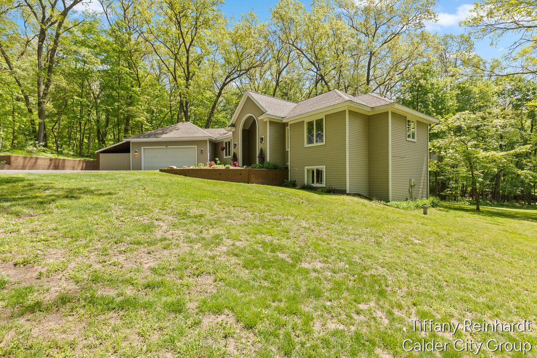 House in Lowell, Michigan, United States 4 - 18307685