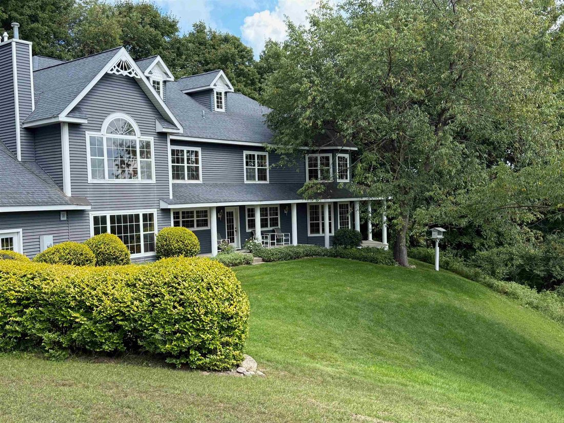 House in Cedar, Michigan, United States 1 - 18309116