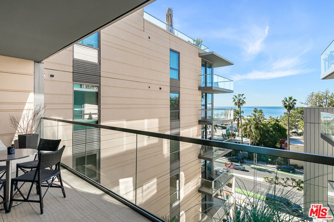 Condo in Santa Monica, California, United States 5 - 18306663