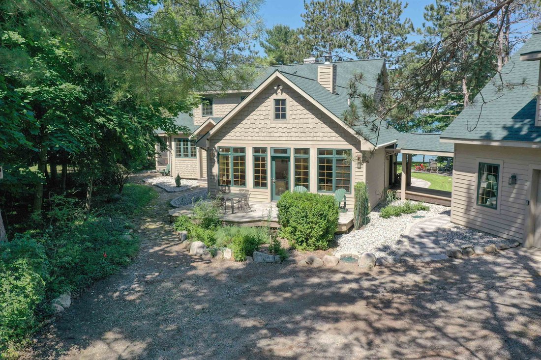 House in Williamsburg, Michigan, United States 1 - 18308585