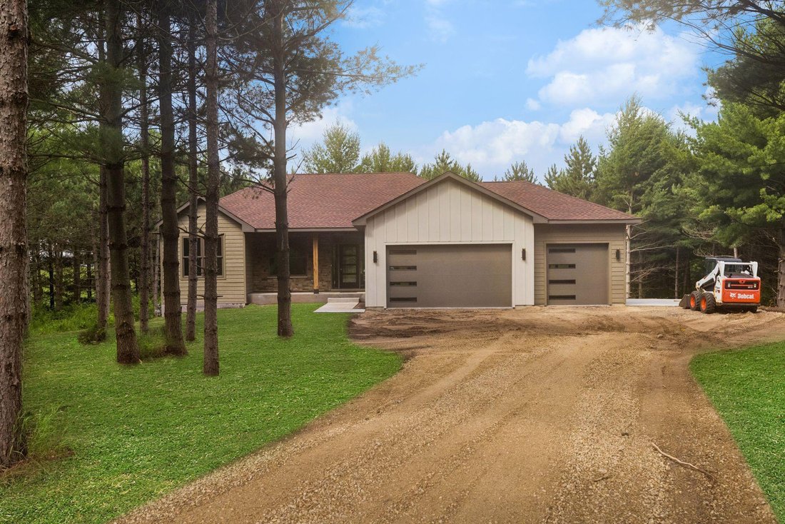 House in Somerset, Wisconsin, United States 1 - 17438089