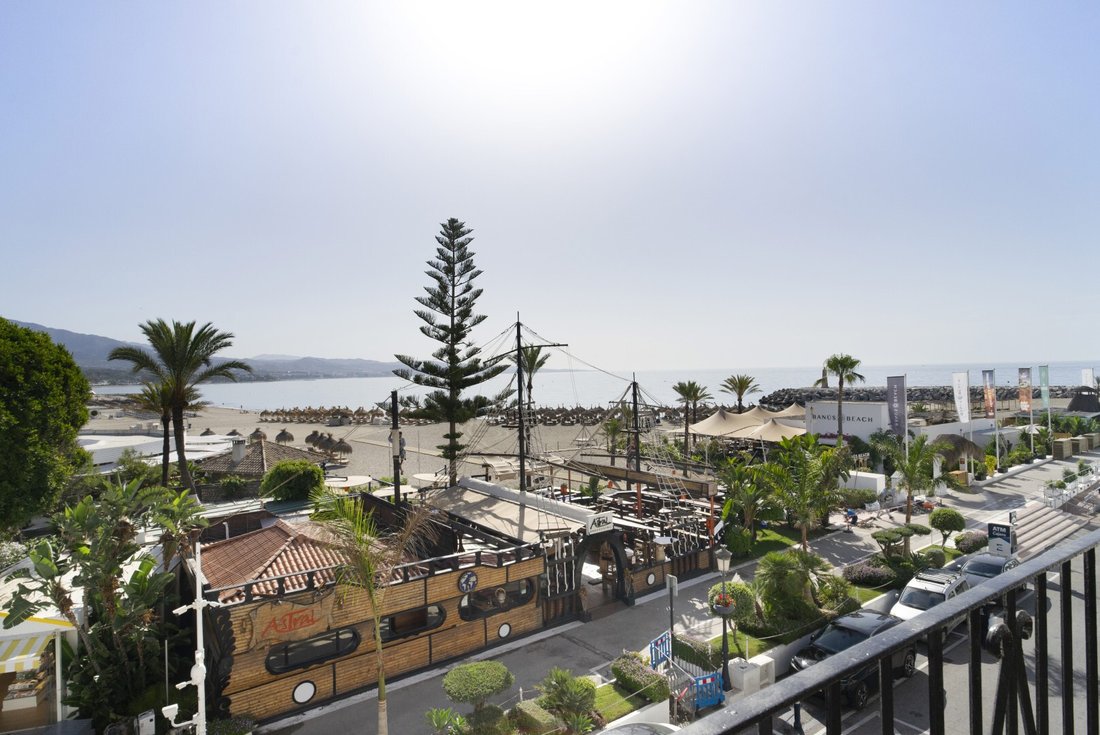 Apartment in Puerto Banus, Marbella, Spain 1 - 18306498