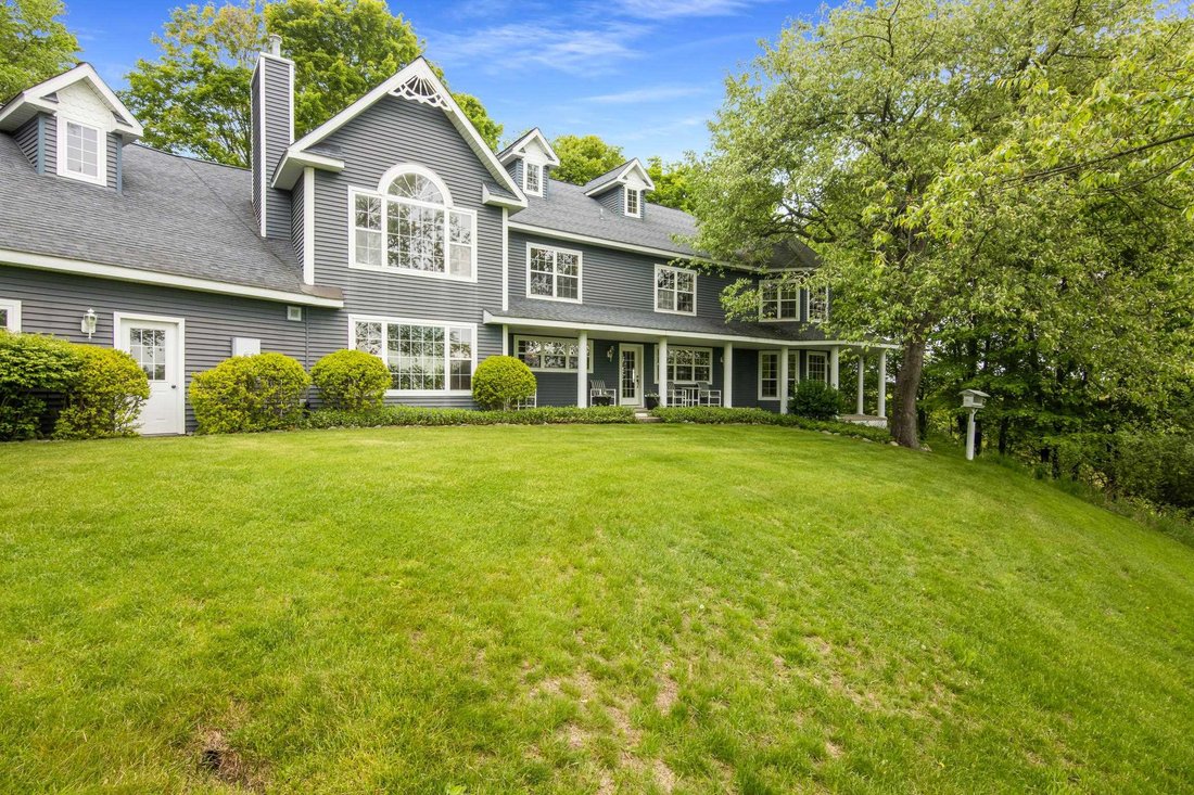 House in Cedar, Michigan, United States 1 - 18307350