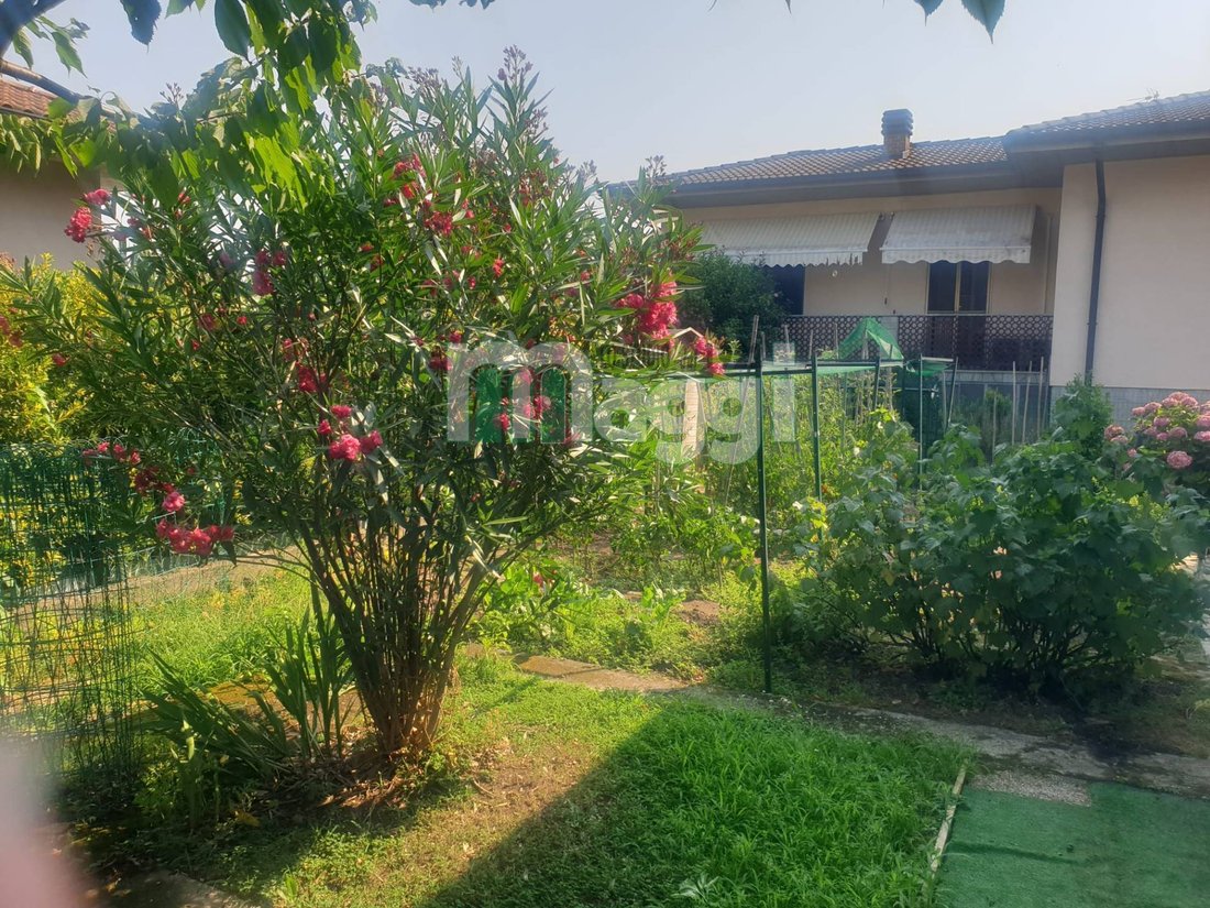 Villa in Inzago, Lombardy, Italy 2 - 18305947