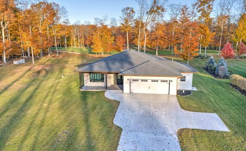 House in Manistique, Michigan, United States 1